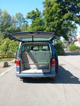 Volkswagen VW Multivan 4MOTION - Volkswagen: Multivan 4motion