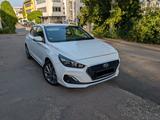 Hyundai i30 Fastback 1.4|Nav|R-Kam|Carplay|SHZ|TÜV - Hyundai Unfallwagen