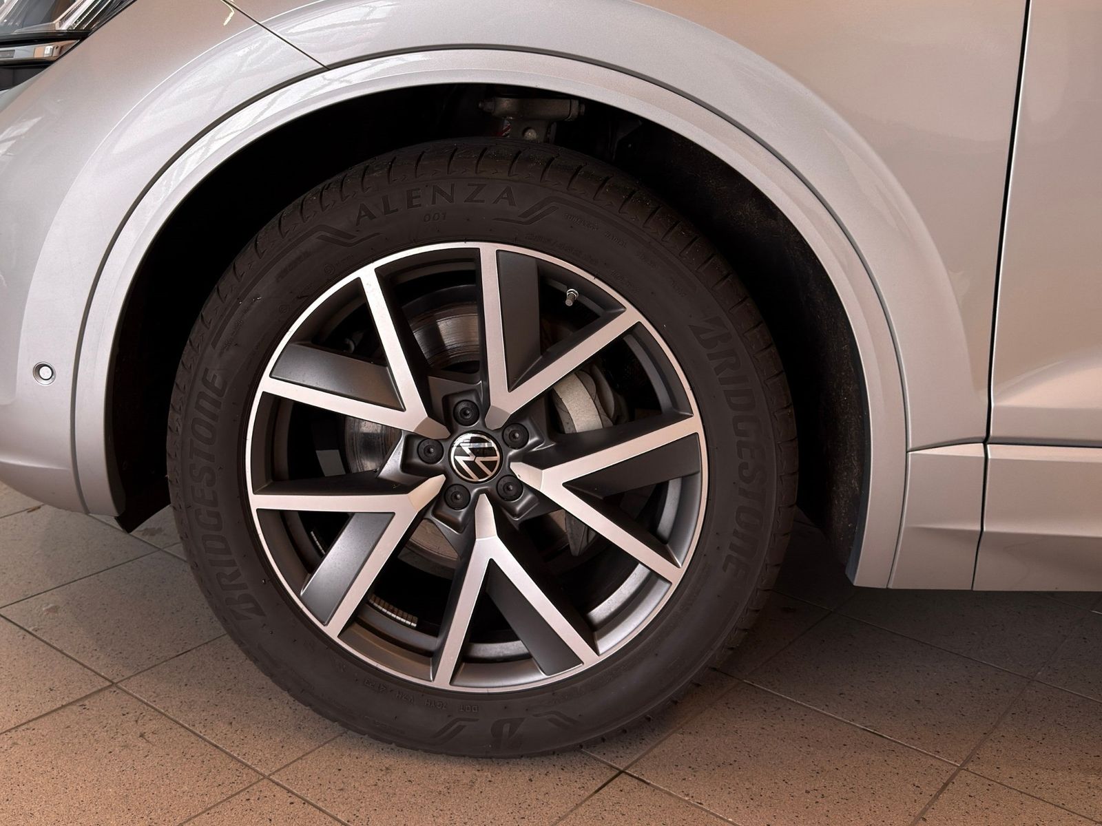 Volkswagen Touareg 3.0 TDI V6 R-Line 4Motion Leder Pano S foto 5