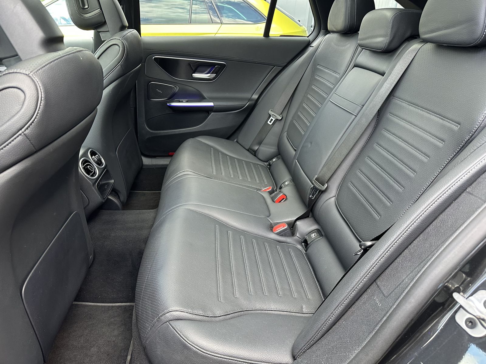 Fahrzeugabbildung Mercedes-Benz C 300d T AMG Line NAV+LED+HUD+PANORAMA+ACC+AHK
