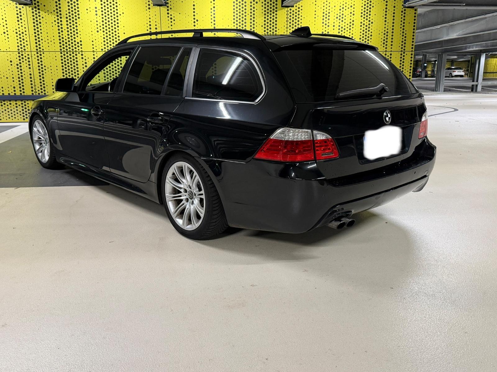 BMW 530 2009 — interior