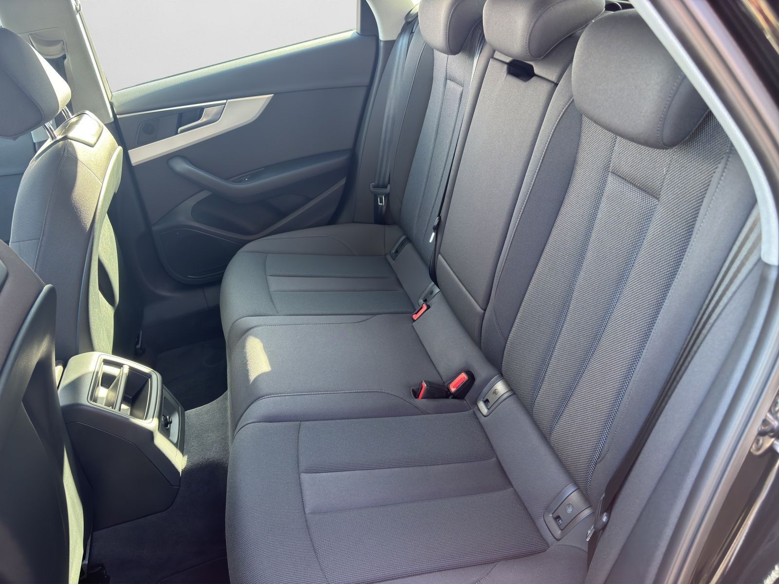 Audi A4 - Bild 15