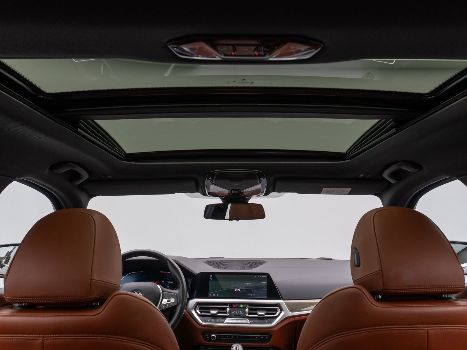 Fahrzeugabbildung BMW 320d Sport Line Panorama Kamera HUD DAB H/K AHK