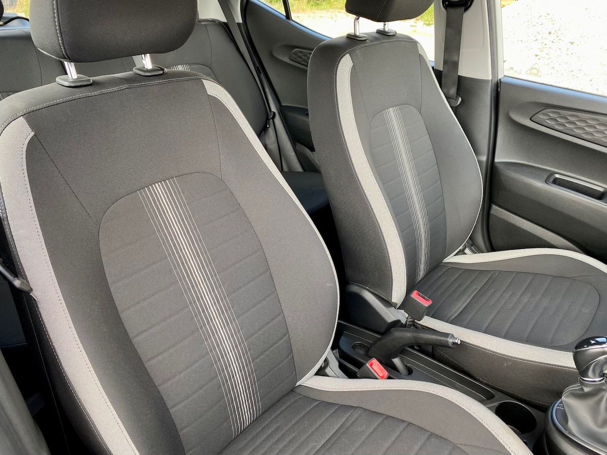 Fahrzeugabbildung Hyundai i10 1.0 Automatik KLIMA SITZ+LRHZ ALLWETTER PDC