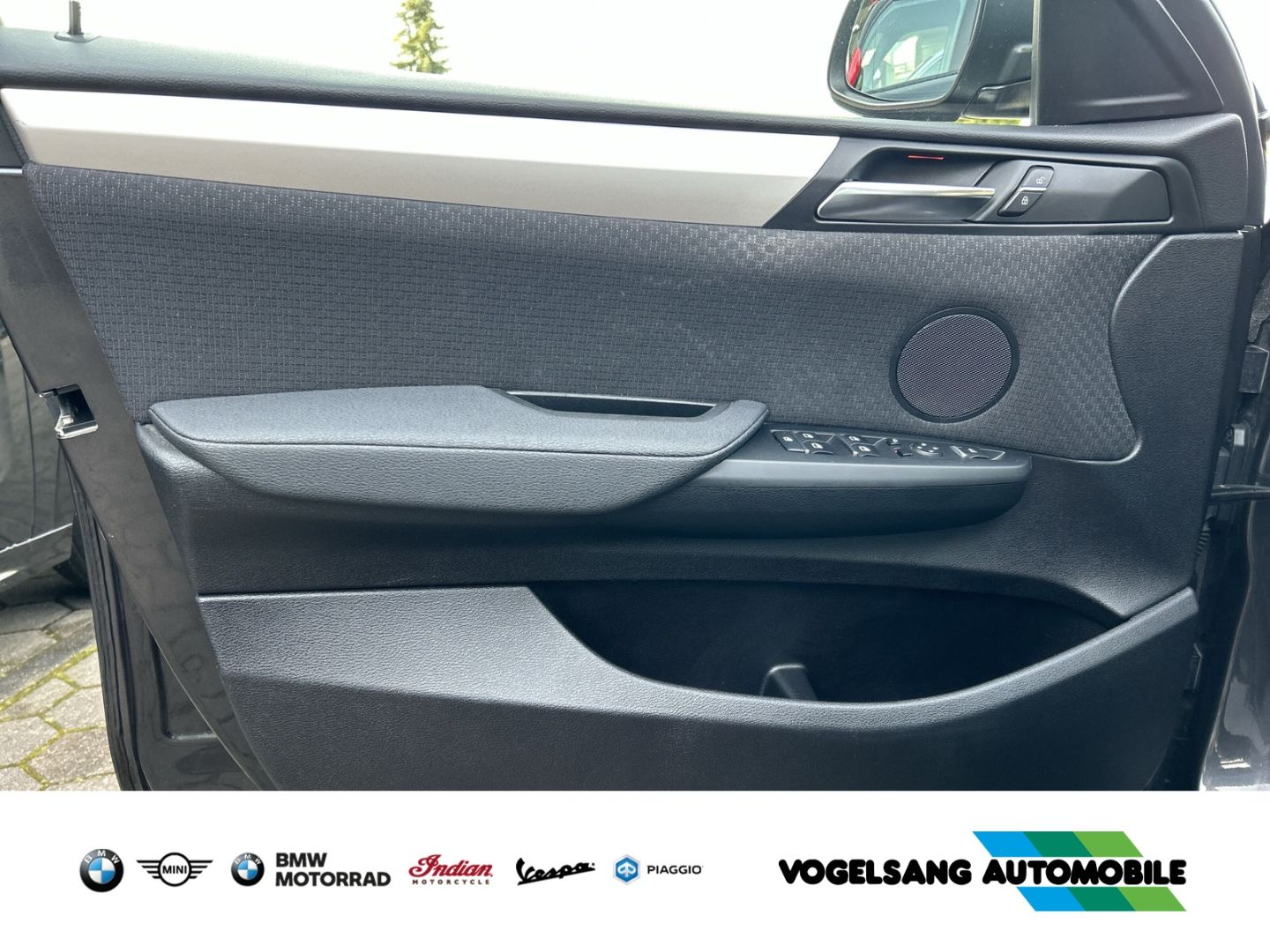 Fahrzeugabbildung BMW X4 XDRIVE20I A,Xenon, Rückfahrk.,Navigation,Temp