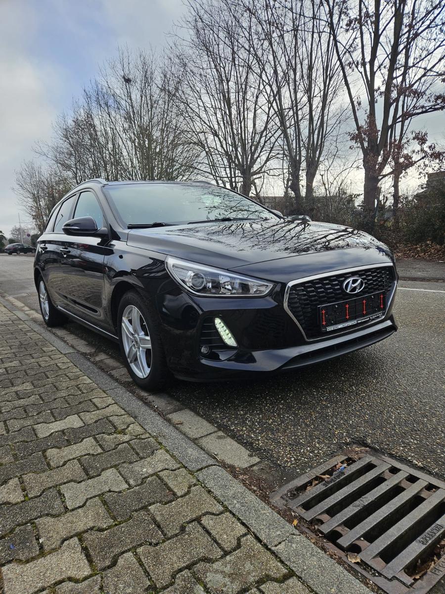 Hyundai i30 cw Family +