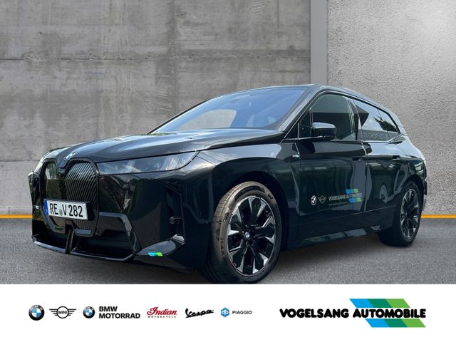 BMW iX 45 xDrive M Sport Park-Assistent HUD Navi Dig