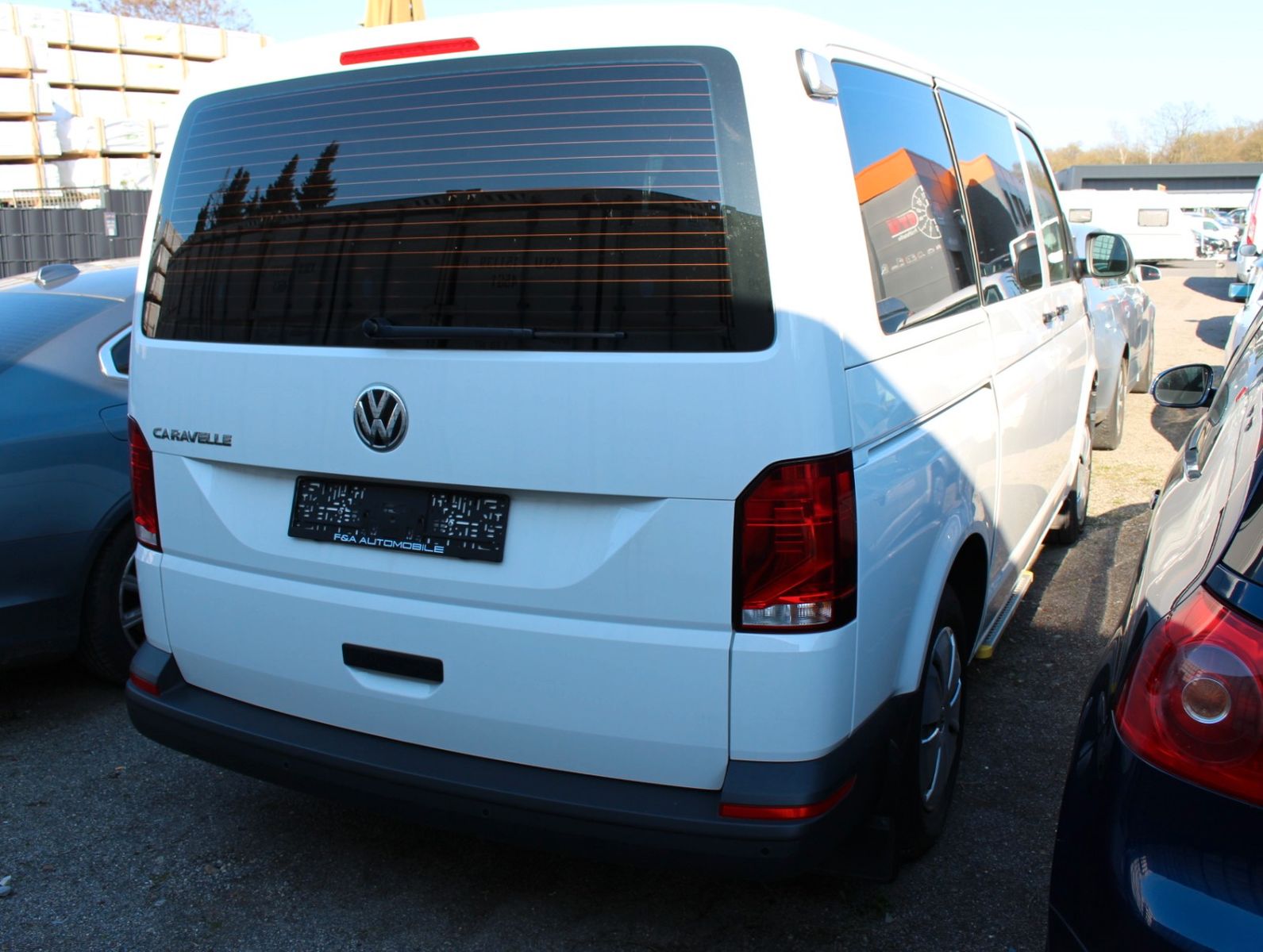 Fahrzeugabbildung Volkswagen T6 Caravelle 1. Hand UNFALL*