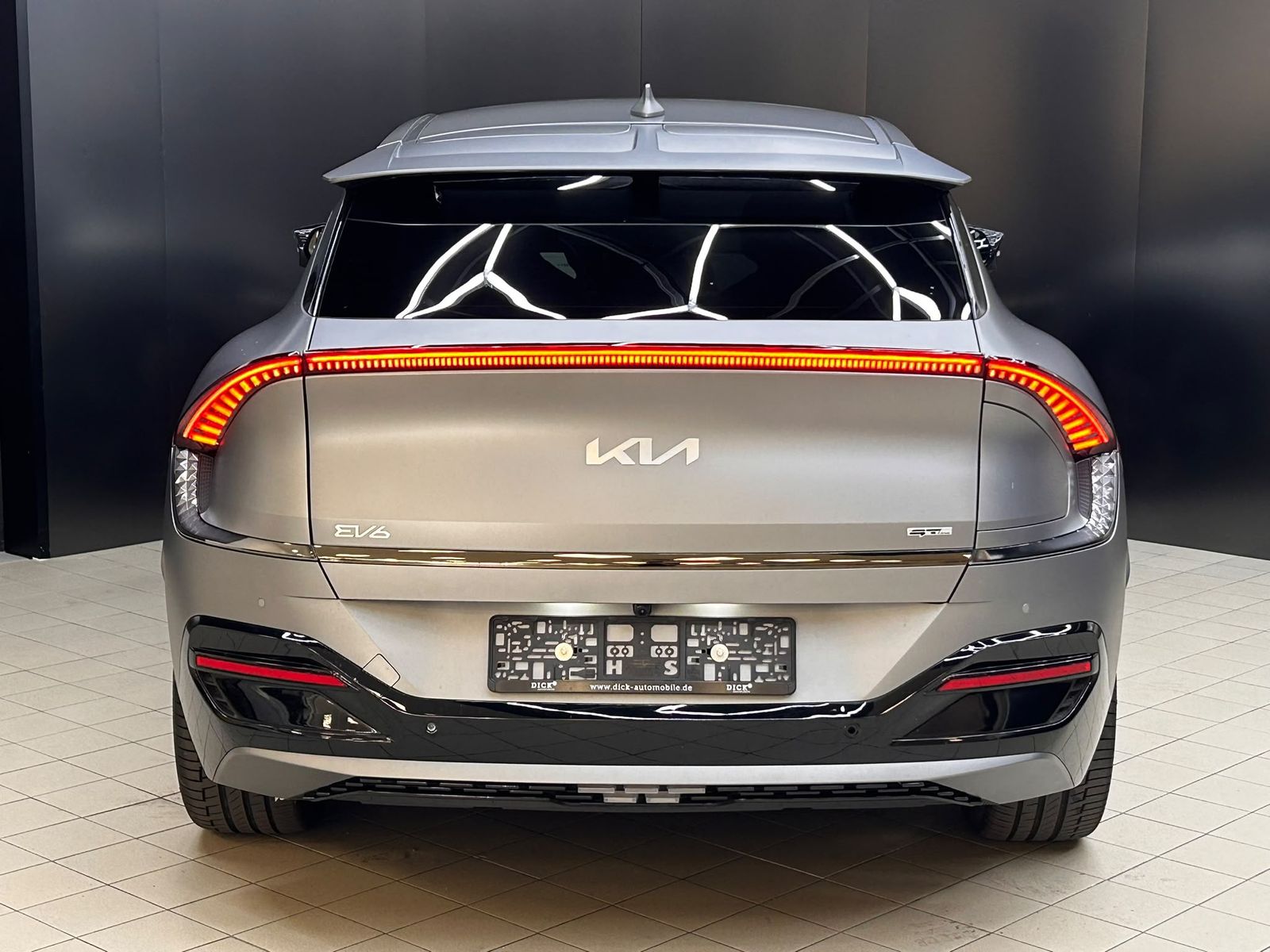 Fahrzeugabbildung Kia EV6 GT Line 4WD >PANO+LED+SHZ+HEAD+ACC+WP+360°+