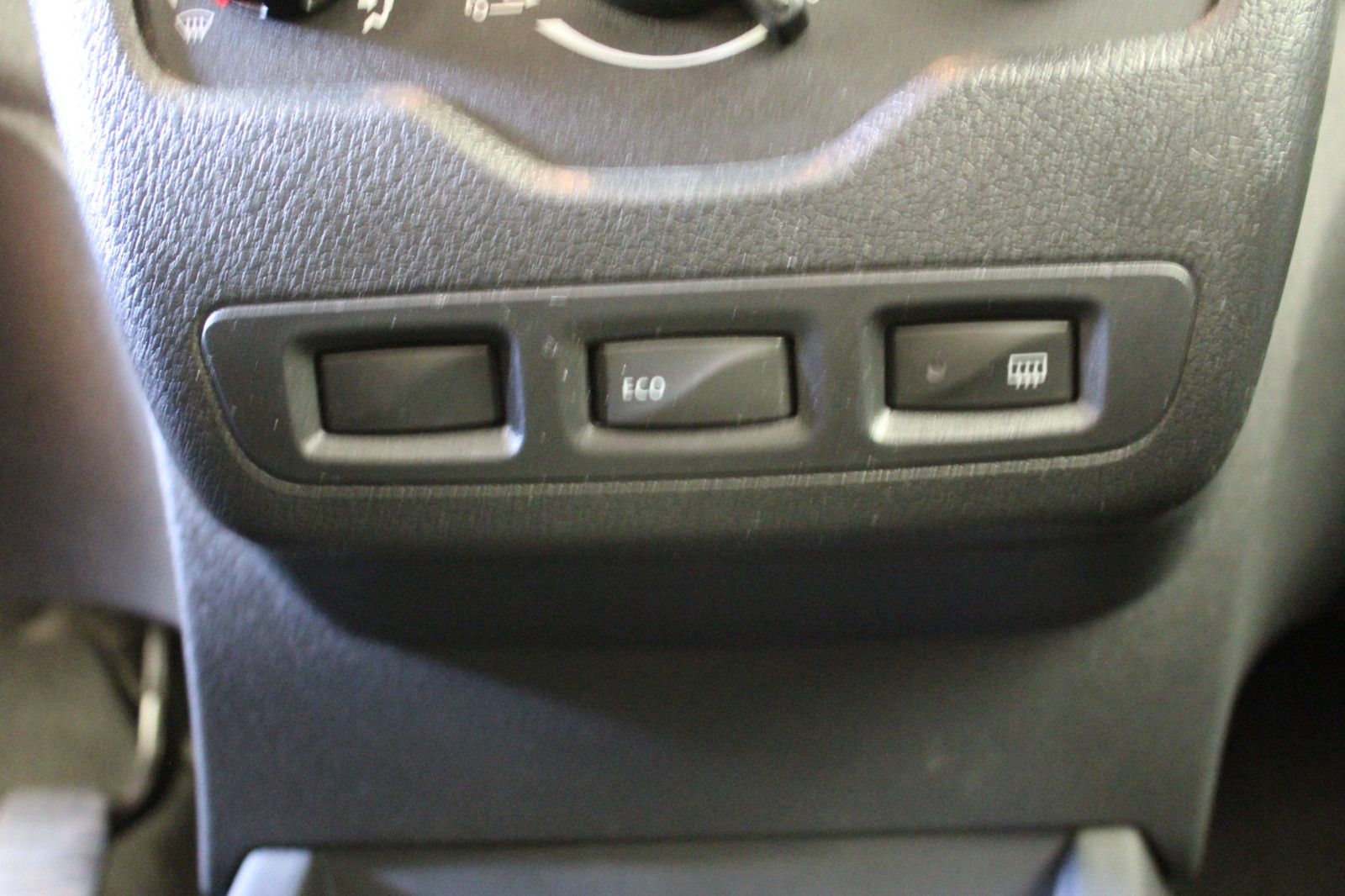 Fahrzeugabbildung Dacia Dokker 1.6 SCe 100 Laureate *Allwetterreifen*