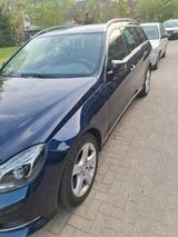 Mercedes-Benz 200 - Mercedes-Benz 200 mit Benzin-Antrieb: Automatik