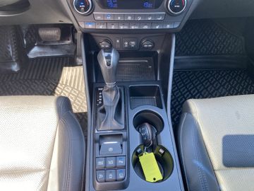 Hyundai Tucson 1.6 Premium 4WD Standheizung+360+Kam.+Nav