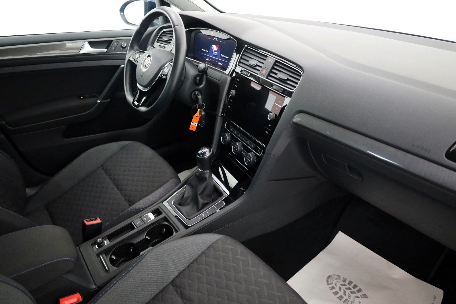 Fahrzeugabbildung Volkswagen Golf VII Lim. Join R-line, Navi,SH,ACC, SR+WR