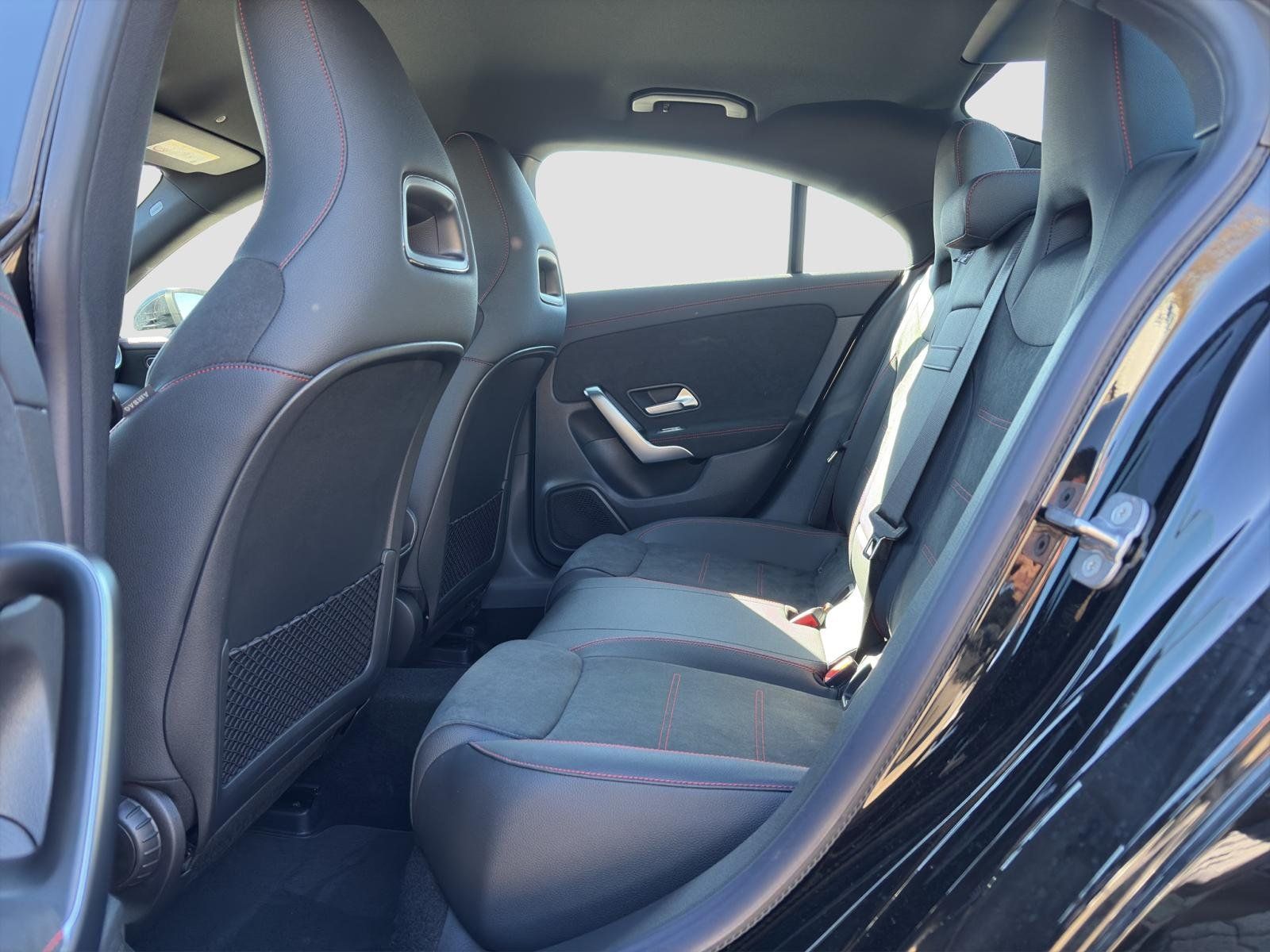Fahrzeugabbildung Mercedes-Benz CLA 200 AMG Line (EURO 6d)