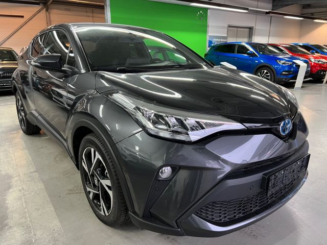 Toyota C-HR Hybrid Team D