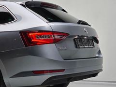 SKODA Superb 1.5 TSI ACT /Carplay/AHKschwenk./ACC
