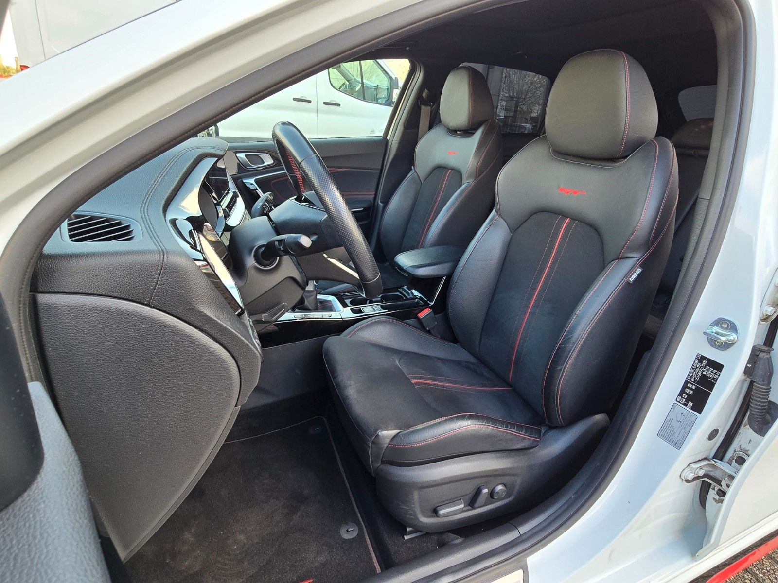 Fahrzeugabbildung Kia Ceed 1.6 T-GDI GT GD KOM NAVI Klappenauspuff