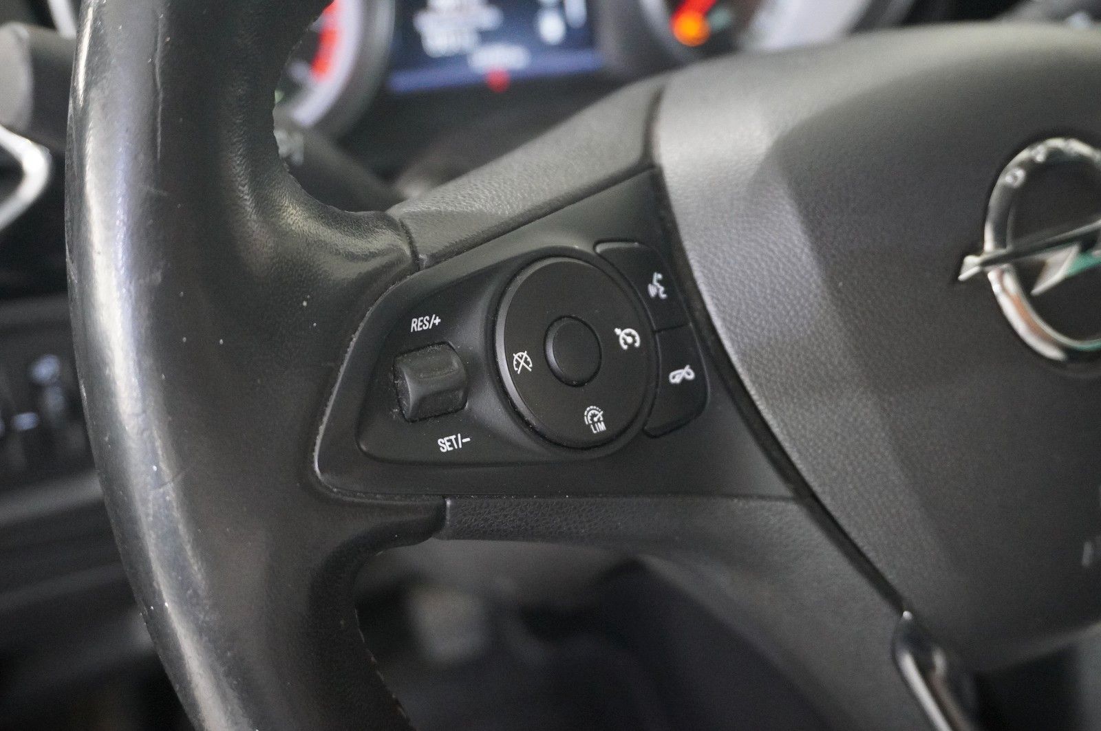 Fahrzeugabbildung Opel Astra K ST 1.4T ON NAVI/LED/KAMERA/SHZ/SPORT/PDC