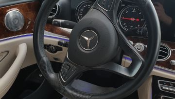 Mercedes E 200 - 12