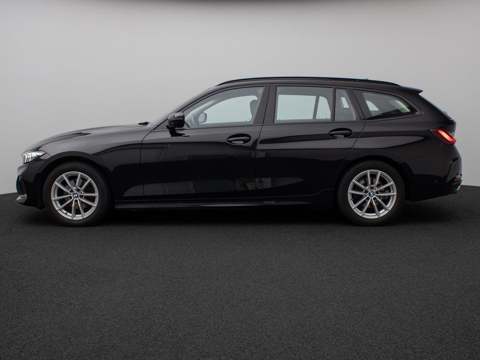 Fahrzeugabbildung BMW 320d Kamera DAB HiFi Leder Komfort Sport LED