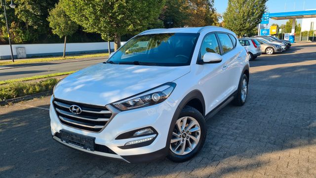 Hyundai Tucson2.0d-4WD-6G*AHK*KLIMAUT+NAV+LED+KAMER+TEMP