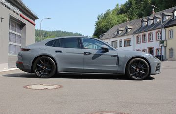 Porsche Panamera 4 E-Hybrid*21"SportDesign,ACC,BOSE,PANO