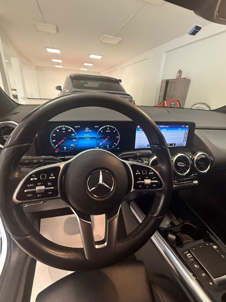 Mercedes-Benz Mercedes-benz GLA 200 d Automatic Premium imagem 3