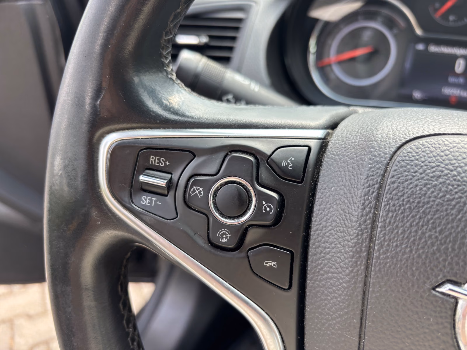 Opel Insignia 2015 — photo 17