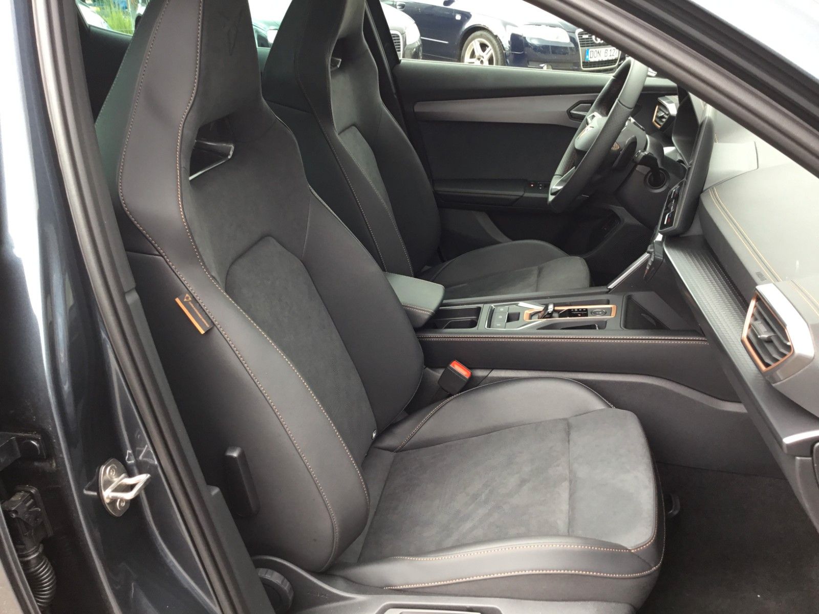 Fahrzeugabbildung CUPRA Formentor 2.0 TSI DSG 4WD+Pano+Matrix+AHK+19"