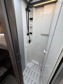 HYMER  ERIBA  HYMERCAR ML-T CrossOver 570 Winterpaket Leder TV