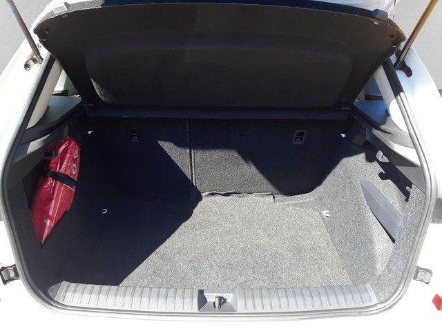 Fahrzeugabbildung Skoda Kamiq Active 1.0 TSI LED 16"Alu SitzHz Klima DAB