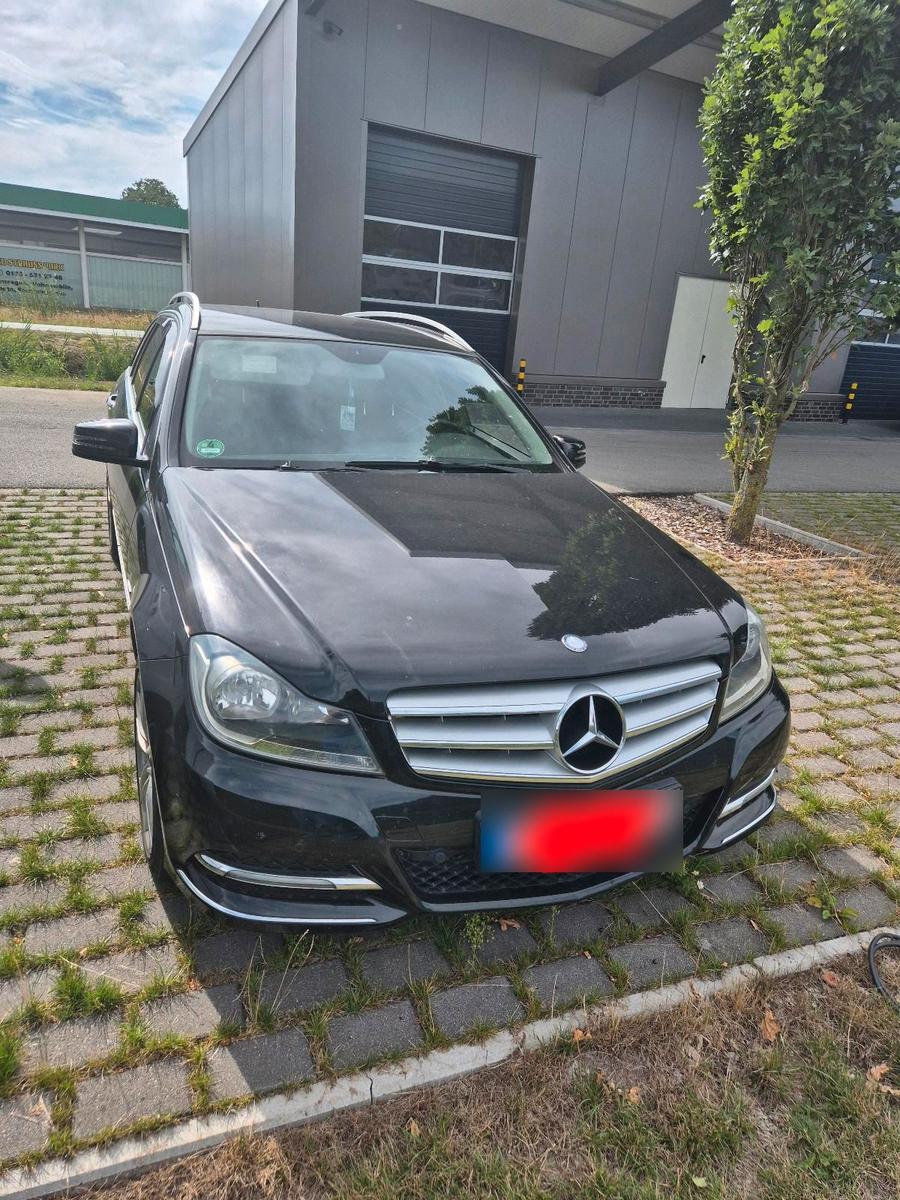 Mercedes-Benz C200, 2011