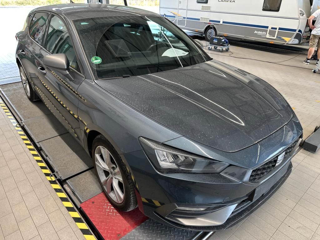 Seat Leon FR 2.0TDI DSG Navi AHK SHZ ACC LED PDC imagem 2