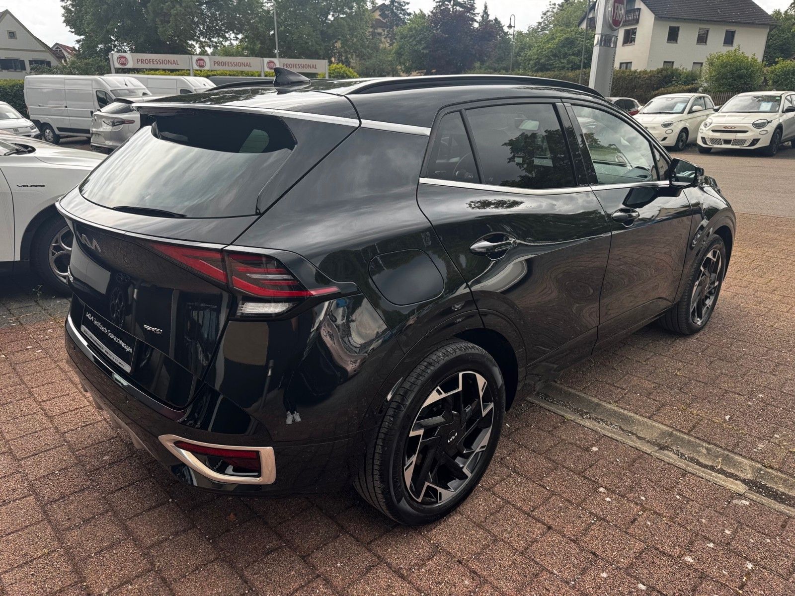 Fahrzeugabbildung Kia SPORTAGE 1.6T PHEV GTL DRIVE SOUND 265 PS 360°