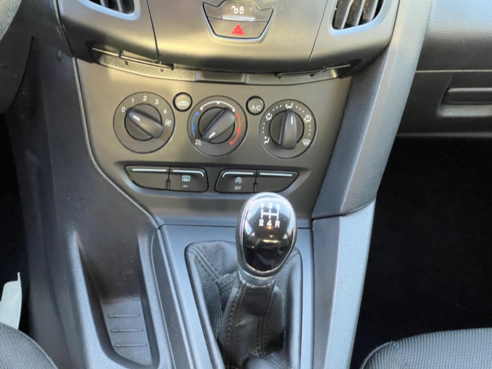 Ford Focus 2014 — photo 13