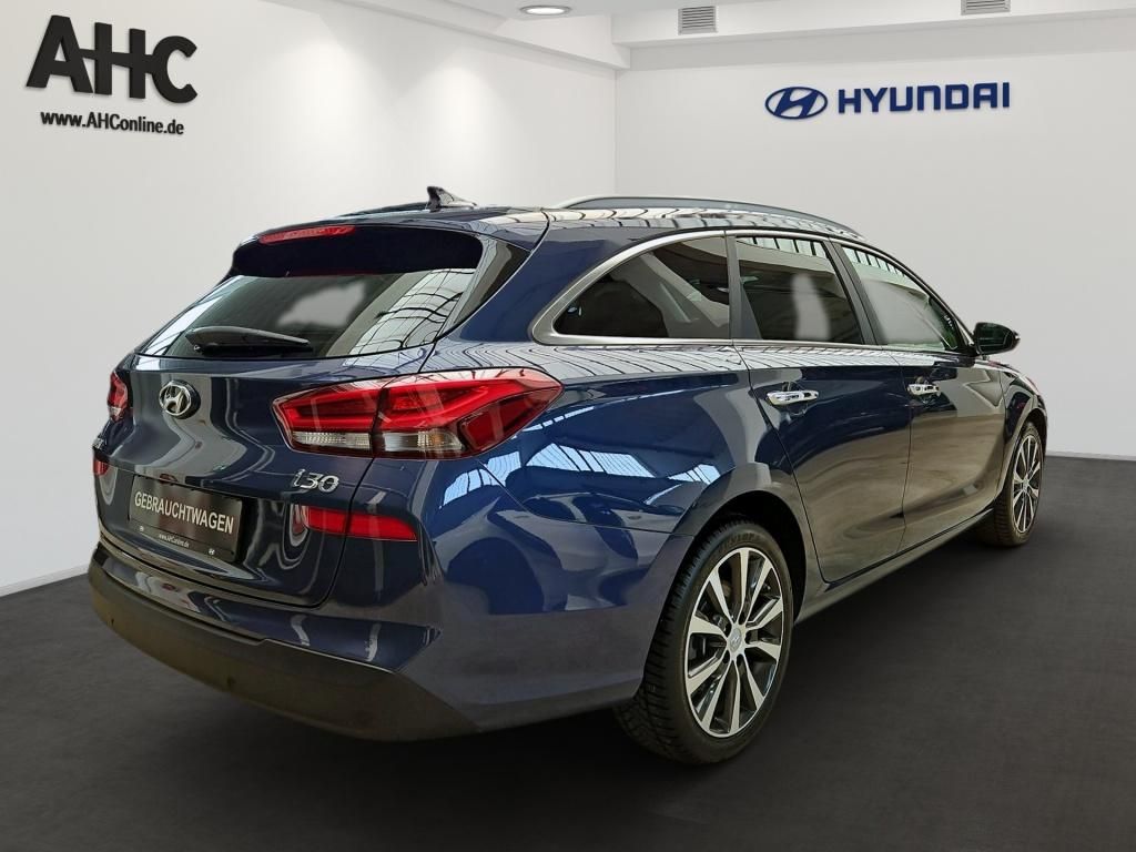 Fahrzeugabbildung Hyundai i 30 Kombi Premium Pano+LED+Kamera+Spur