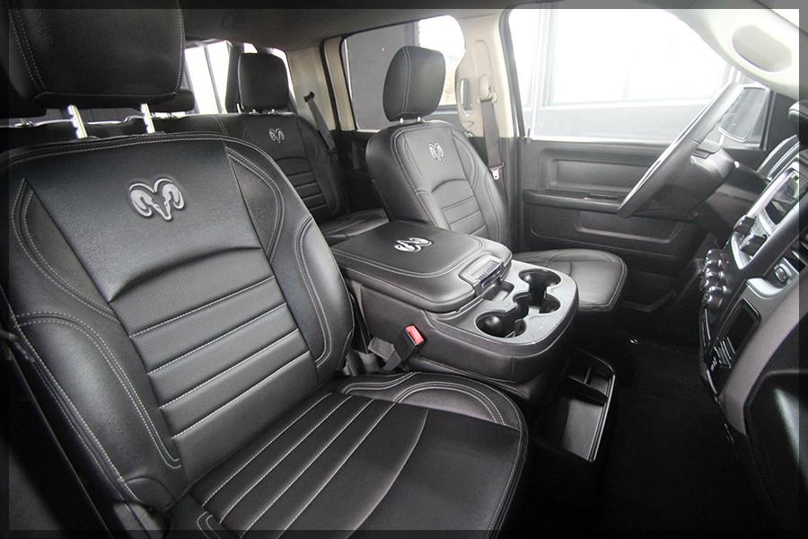 Dodge RAM 5.7 HEM CREW CAB CAM / LEDER / 6 SITZER