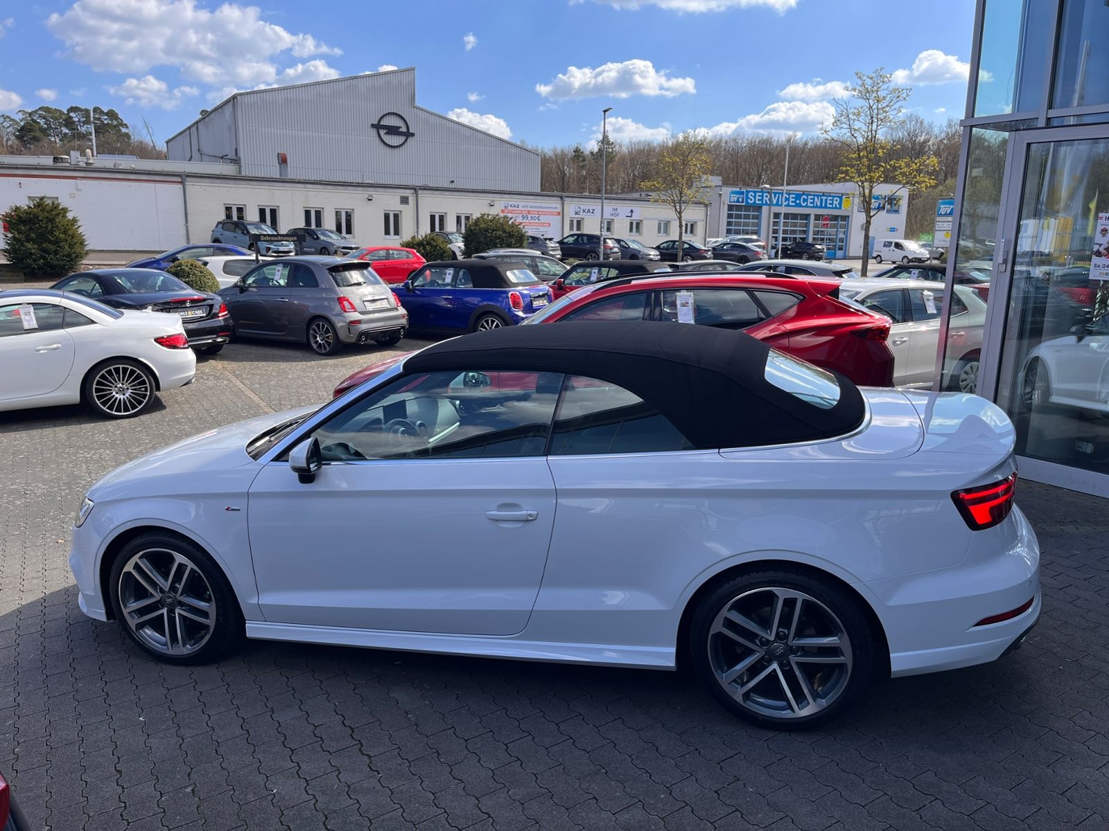 Fahrzeugabbildung Audi A3 Cabriolet 35 TFSI S line sport LED NAV PDC