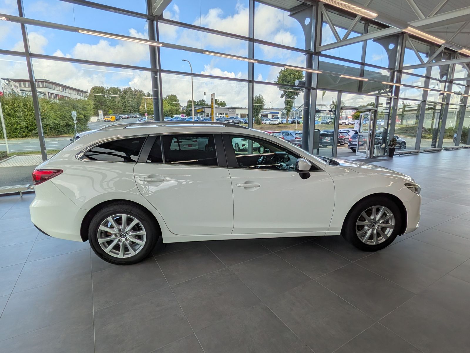 Fahrzeugabbildung Mazda 6 2.0 Aut. Exclusive-Line LED Tempomat PDC SHz