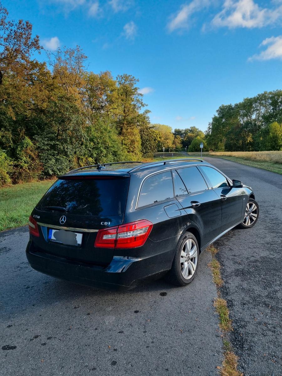 Mercedes-Benz E250 2011 — photo 5