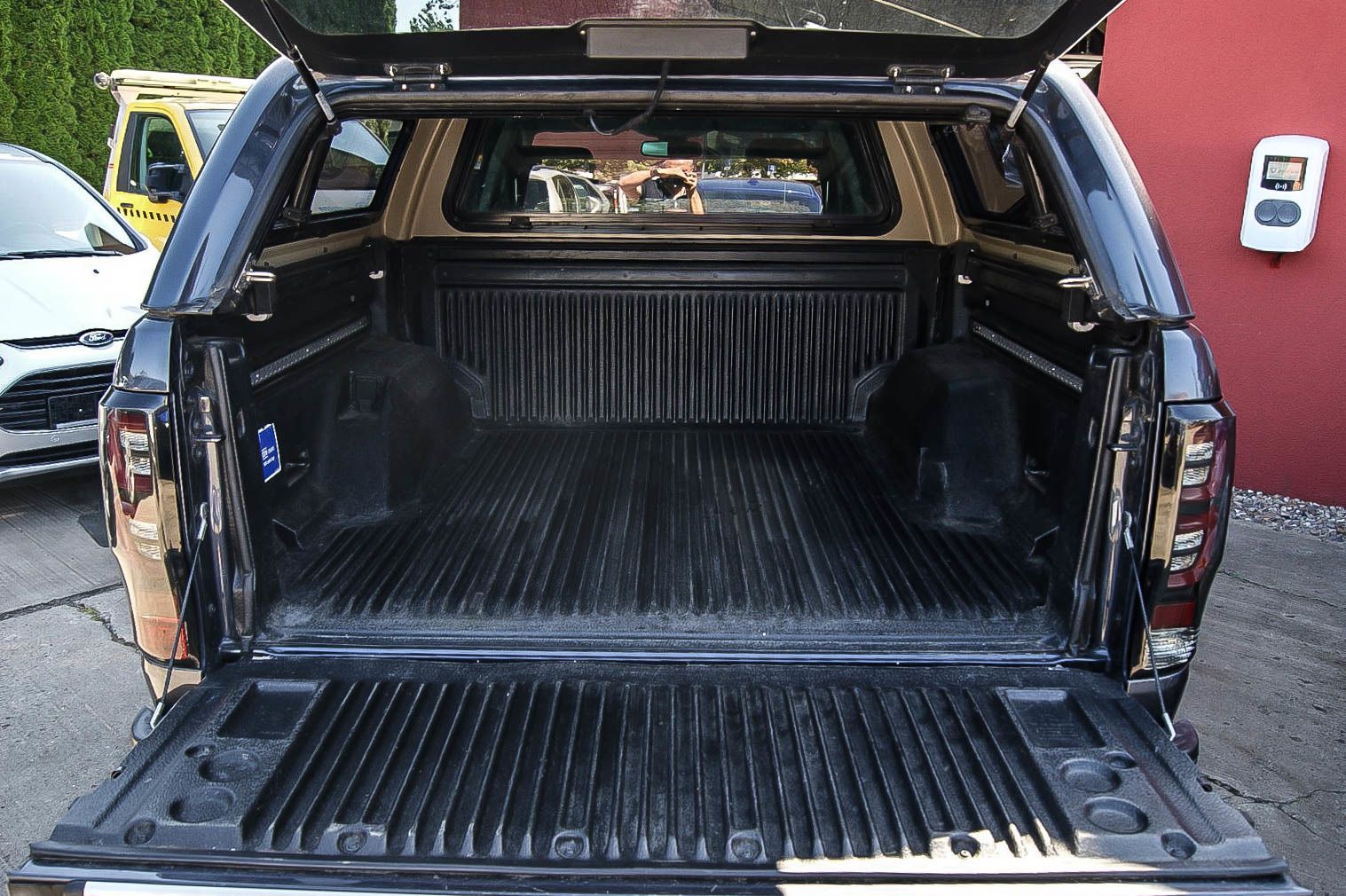 Fahrzeugabbildung Ford Ranger Limited 2.2 Doka 4x4 HARDTOP OFFROAD AHZV