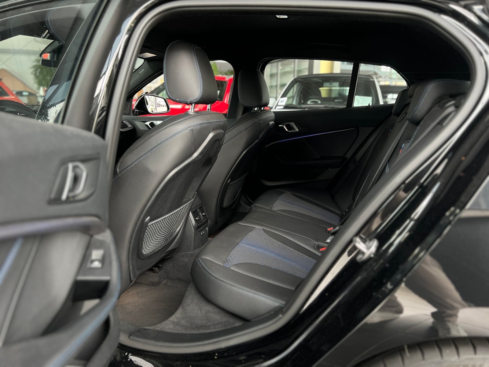 Fahrzeugabbildung BMW 120 i M Sport PDC KLIMA LED NAVI SHZ