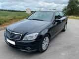 Mercedes-Benz 220 - Mercedes-Benz 220 mit Diesel-Antrieb: Limousine, Schaltgetriebe
