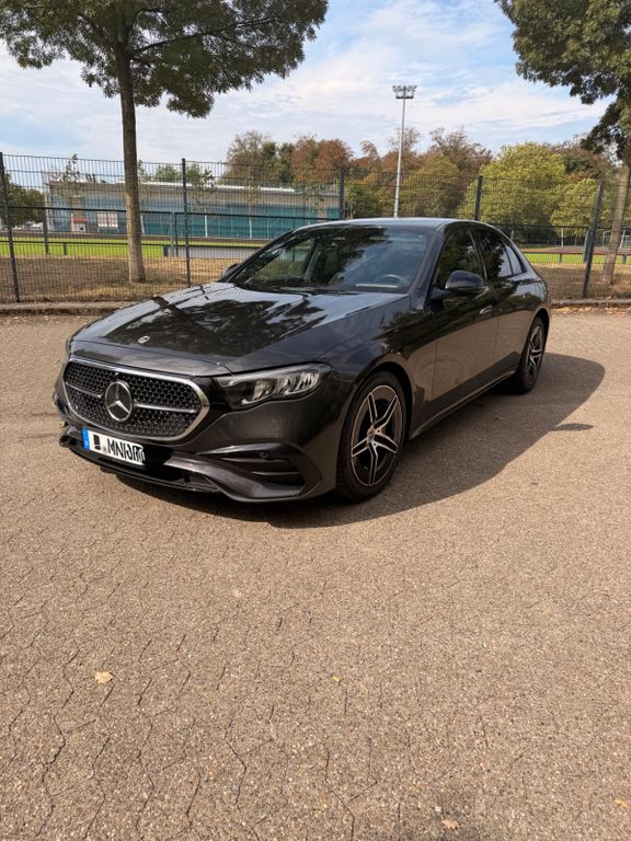 Image of Mercedes-Benz E 220