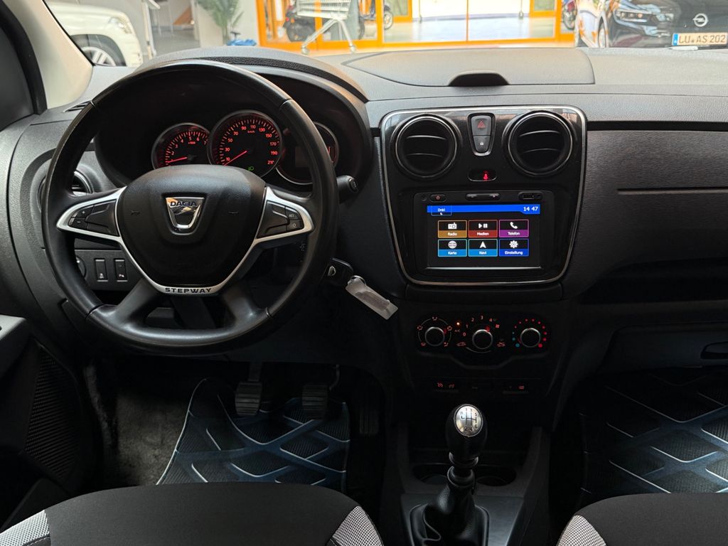 DACIA Lodgy Stepway Plus|7-Sitzer|SHZ|PDC|Kamera|Klima DACIA Lodgy Stepway Plus|7-Sitzer|SHZ|PDC|Kamera|Klima
