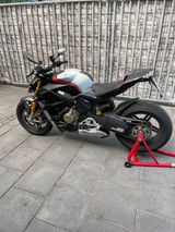 Ducati Streetfighter V4 SP Garantie 05/27 - Offers matching your search criteria