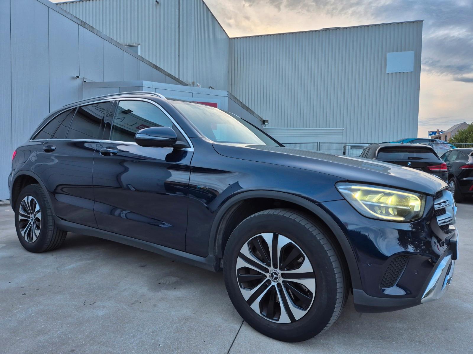 Mercedes-Benz GLC 300 e 4-Matic // PHEV HYBRID // 92.411 KM !