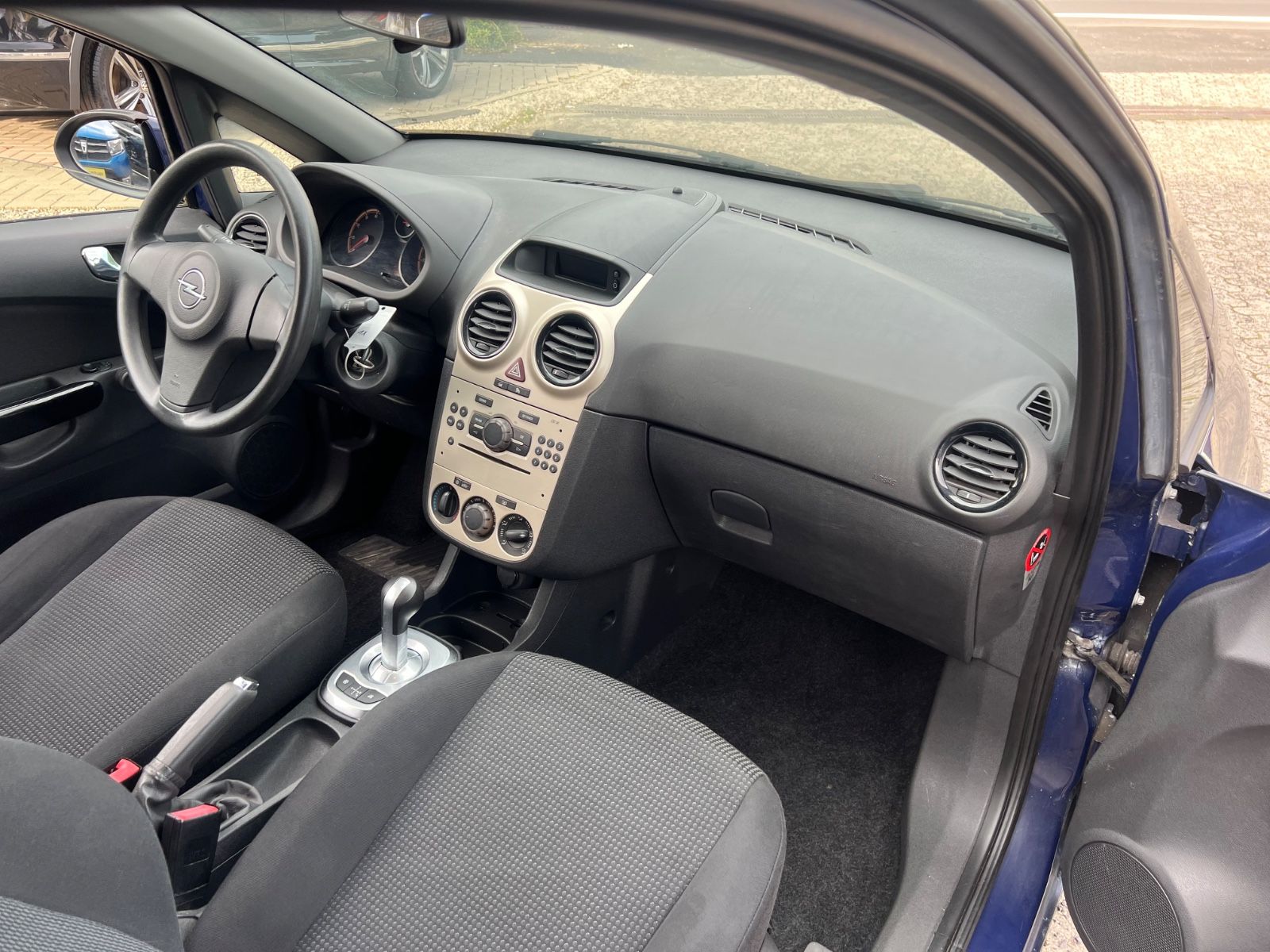 Fahrzeugabbildung Opel Corsa D Selection 1.2 Automatik