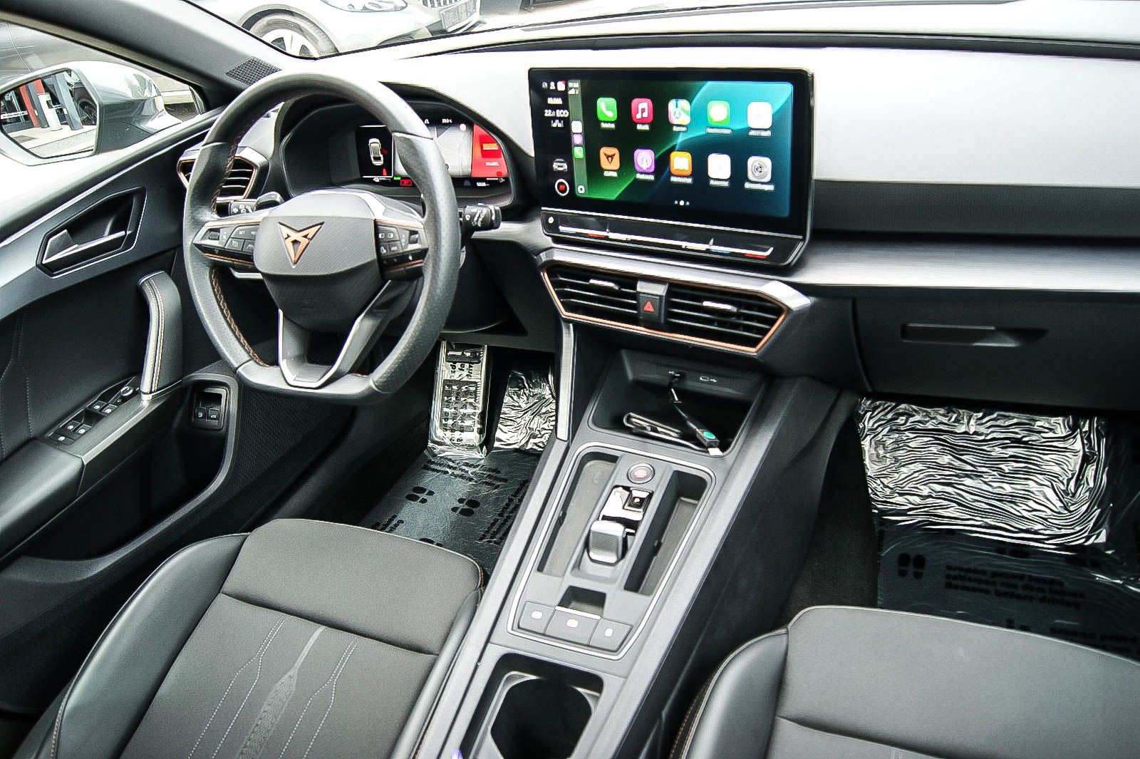 Fahrzeugabbildung CUPRA Leon Sportstourer e-Hybrid PANORAMA CARPLAY ACC
