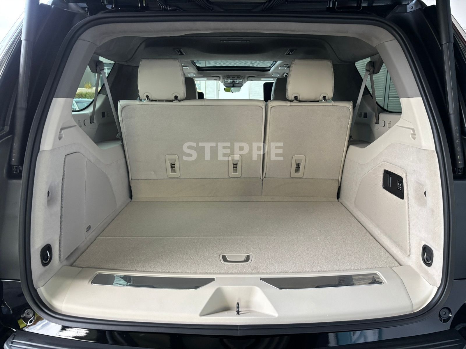 Cadillac Escalade  MY26 6.2 V8 ESV  Platinum Luxury 24"